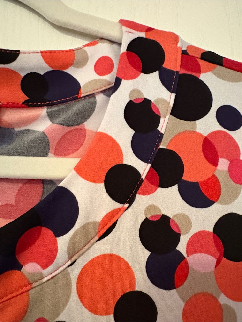Jones Studio Coral, Black & Cream Polka Dot Sleeveless Camisole - Picture 5 of 12